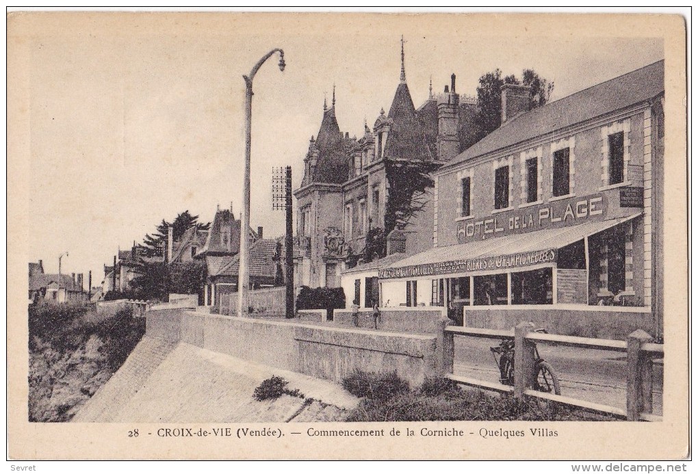 CROIX De VIE. - Hôtel De La PLAGE. Commencement De La Corniche - Saint Gilles Croix De Vie