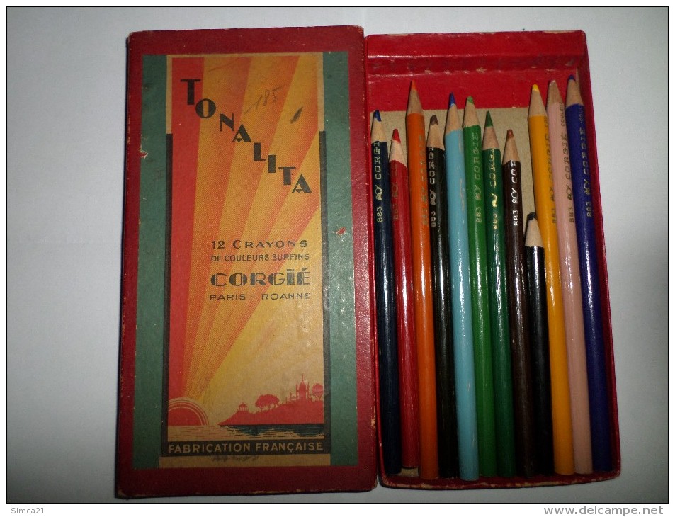 BOITE DE 12 CRAYONS DE COULEURS CORGIE EN CARTON - Autres & Non Classés