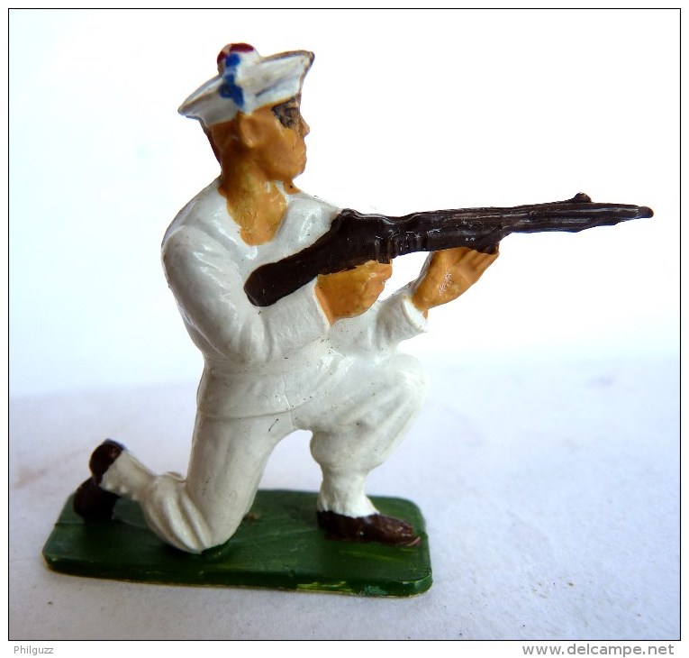 SOLDAT FIGURINE FIG STARLUX MARINS 41 TIREUR FUSIL A GENOUX MARIN 1955 (2) - Starlux