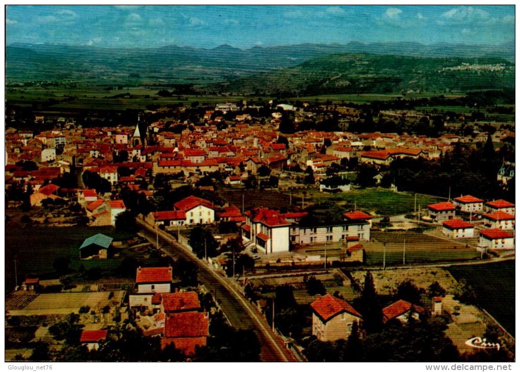 63-VIC LE COMTE..VUE AERIENNE. .CPM - Vic Le Comte