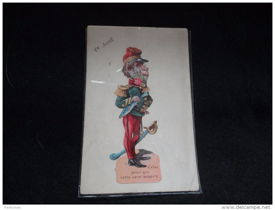 1 Er Avril . Carte  Avec Chromo Decoupi Singe  En Relief .Militaire En Singe .  Voir 2 Scans. - Dressed Animals