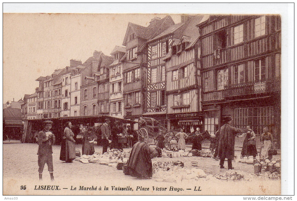 8525. CPA 14 LISIEUX. LE MARCHE A LA VAISSELLE PLACE VICTOR HUGO - Lisieux