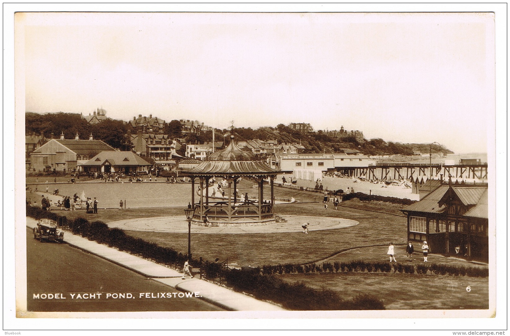 RB 1088 - Real Photo Postcard - Bandstand &amp; Model Yacht Pond - Felixstowe Suffolk - Sonstige & Ohne Zuordnung