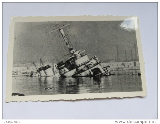 Ww2  Bombardement De La Flotte Par Les Anglais Bateau Chaviré  à Identifier Vichy Pétain 2 Eme Guerrre - Guerra, Militari