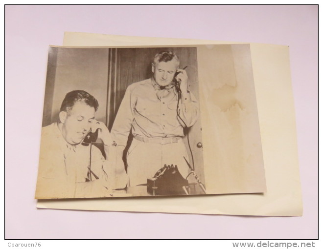 OFFICIERS LESLIE FROBES TENNESSEE DEL RODJE ET UN AUTRE  A IDENTIFIER BOMBE ATOMIQUE ENOLA GAY - Guerre, Militaire