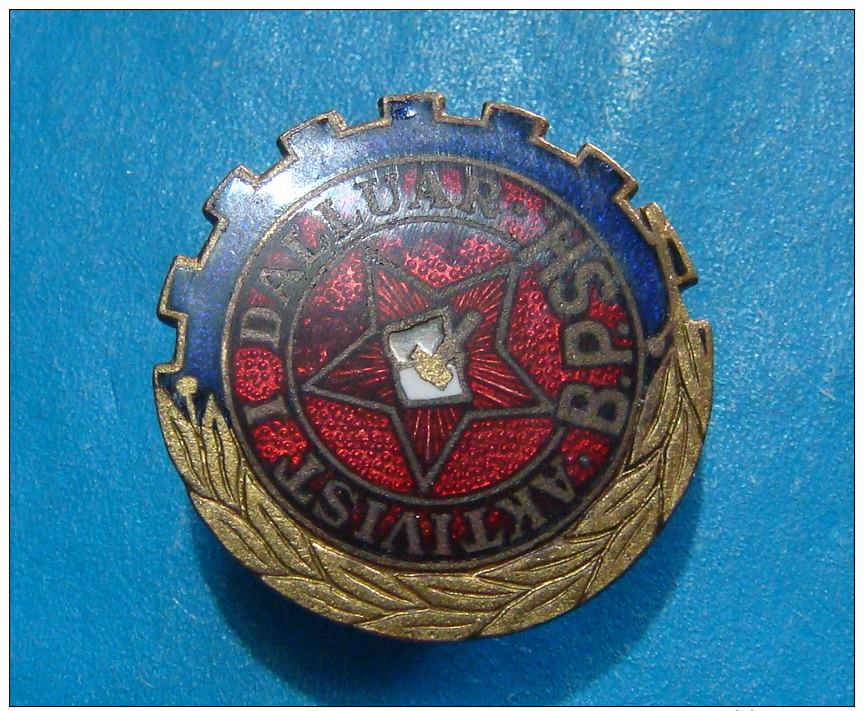 ALBANIA VERY RARE MEDAL *AKTIVIST I DALLUAR B.P.SH.* ENAMELED COMMUNIST PERIOD MADE IN PRAWEMA  MARKNEUKIRCHEN (DDR) - Andere & Zonder Classificatie