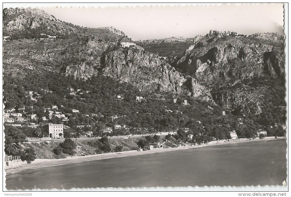 06 - Eze Bord De Mer La Baie Les Hotels Et Villas Sous Les Ombrages - Eze