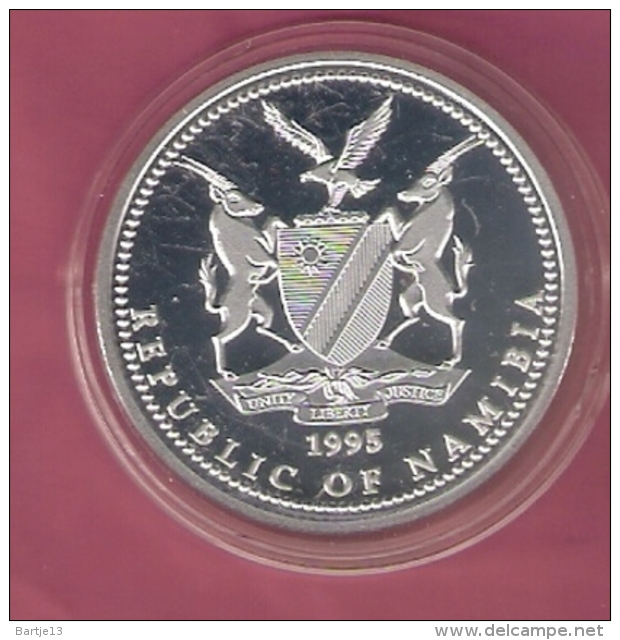 NAMIBIE 10 DOLLAR 1995 AG PROOF MULTICOLOUR OPL. 8000 PCS 5TH YEAR OF INDEPENDENCE (SCRATCHES ON CAPSEL) - Namibia