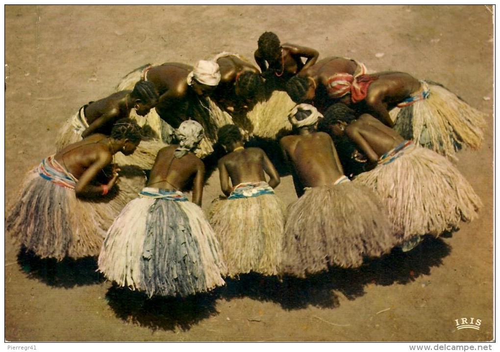 CPA-1970-CENTRE AFRIQUE-DANSE Des JEUNES INITIES-TBE - Central African Republic