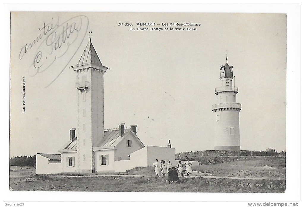 LES SABLES D'OLONNE  (cpa 85)  Le Phare Rouge Et La Tour Eden - - Sables D'Olonne