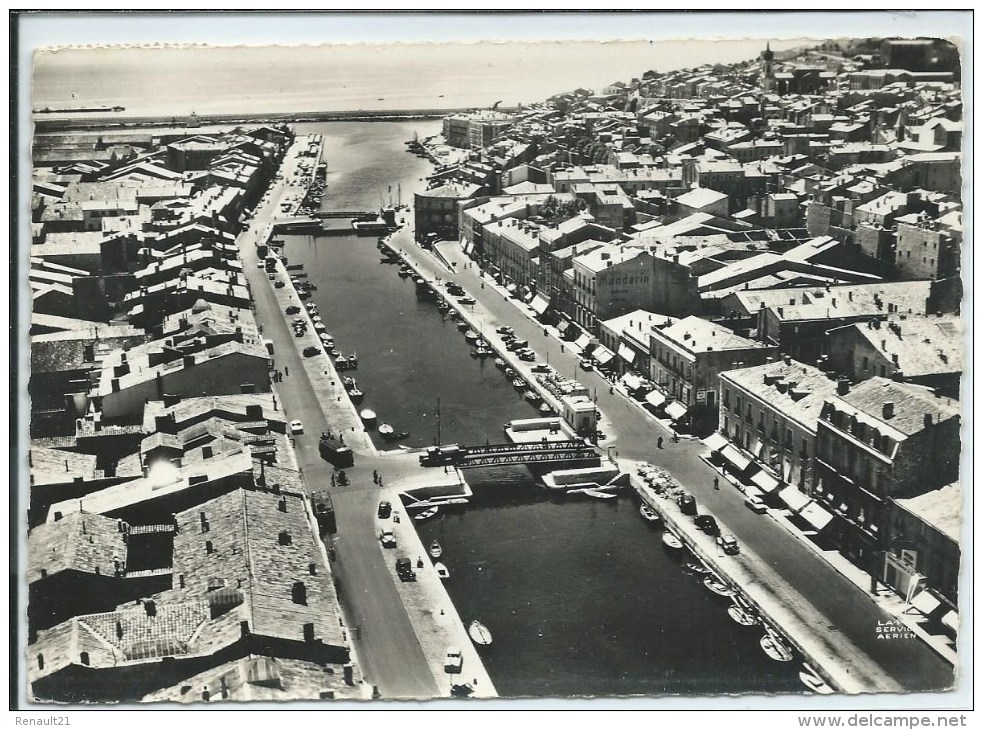 Sète-En Avion Au-Dessus De...Vieux Canal-Les Quais-(CPSM) - Sete (Cette)