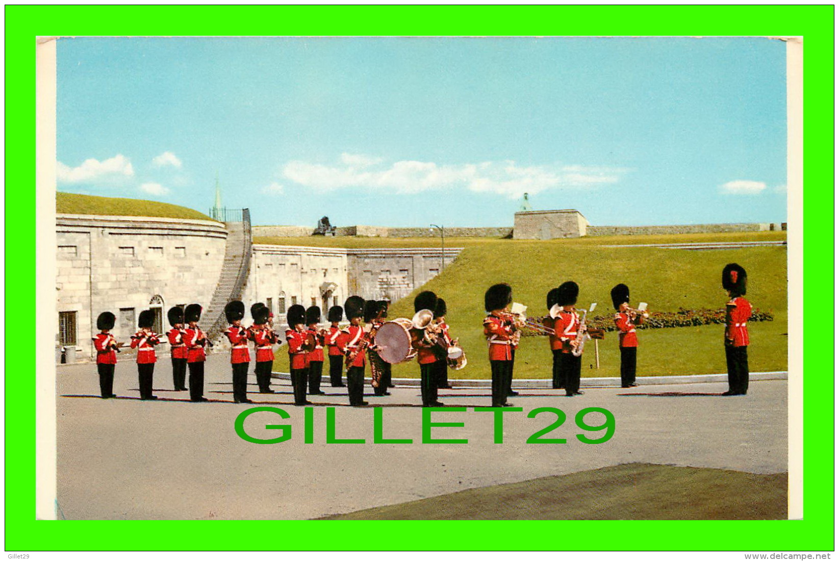 QUÉBEC LA CIRADELLE, QUÉBEC - LA FANFARE DU ROYAL 22e RÉGIMENT - EMILE KIROUAC - PHOTO, LAVAL COUET - - Québec - La Citadelle