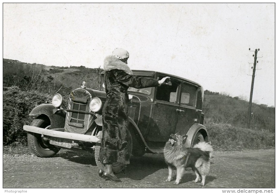 France Dame Elegante Et Son Chien Et Automobile Ancienne Photo Snapshot Amateur 1930 - Automobile