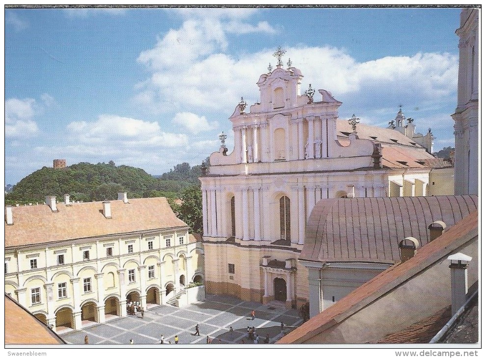 LT.- Vilniaus Universiteto Kiemo Ir SV. Jono Baznycios Fragmentas. University Courtyard And St. John's Church.  2 Scans - Litouwen