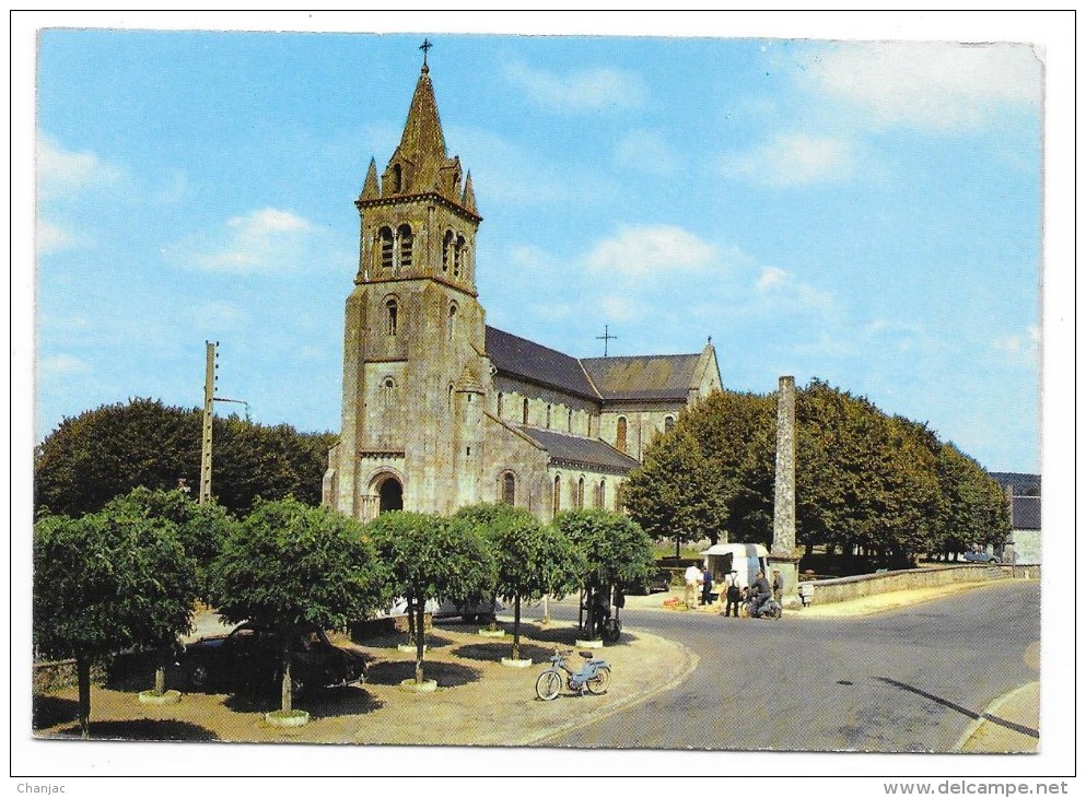 Cpsm: 58 DUN LES PLACES (ar. Clamecy) L'Eglise (Mobilettes Motobécane Bleu, Marchand Ambulant) 1975  N° 11.248 - Autres & Non Classés