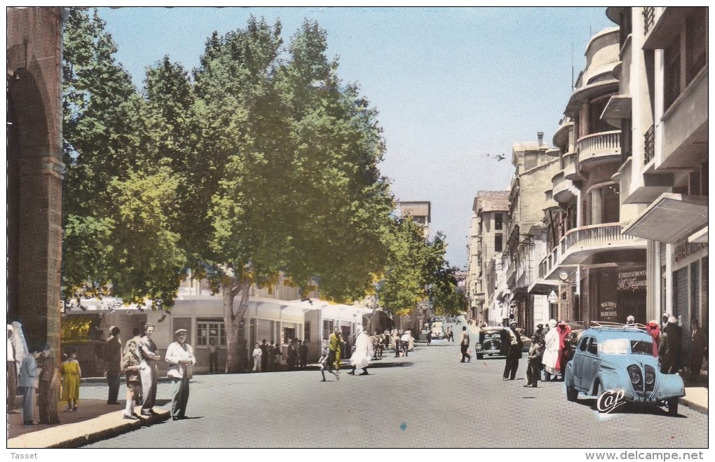 Algérie Française  : Tiaret .Rue Albert Soler Peugeot , Traction Avant - Tiaret