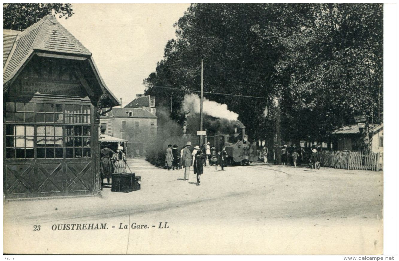 N°186 E - Cpa Ouistreham -la Gare- - Gares - Avec Trains