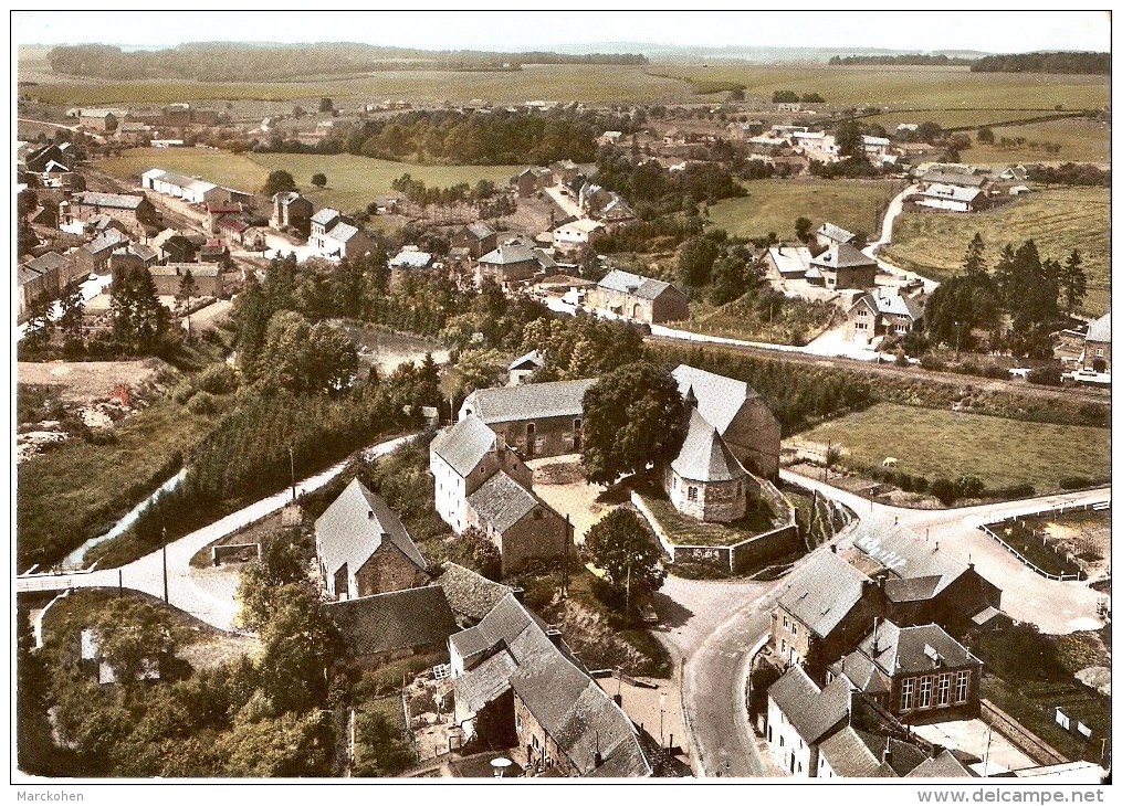 HAMOIS (5360) : Vue Aérienne Du Centre Du Village Et De La Chapelle. CPSM Colorisée. - Hamois