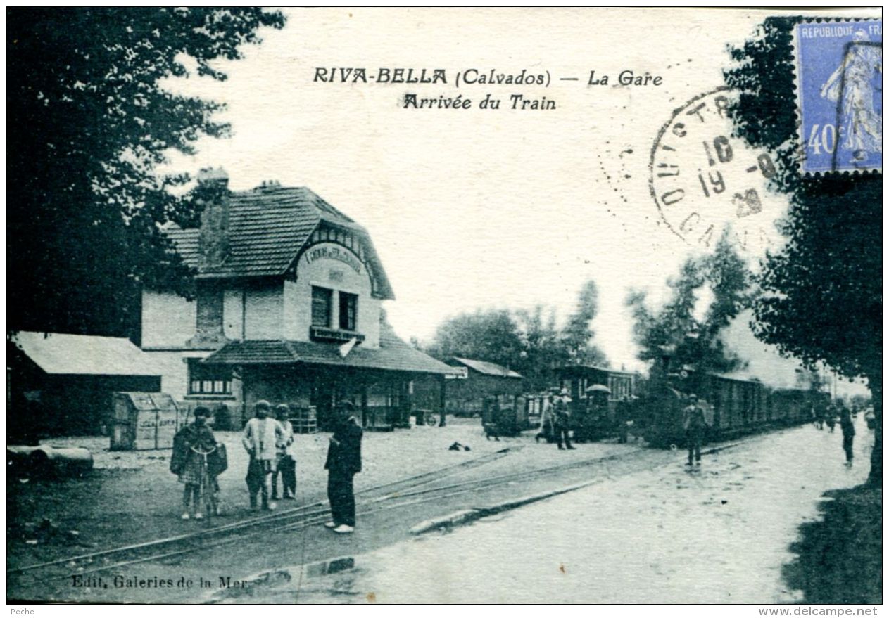 N°218 E -cpa Riva Bella -la Gare- Arrivée Du Train- - Gares - Avec Trains