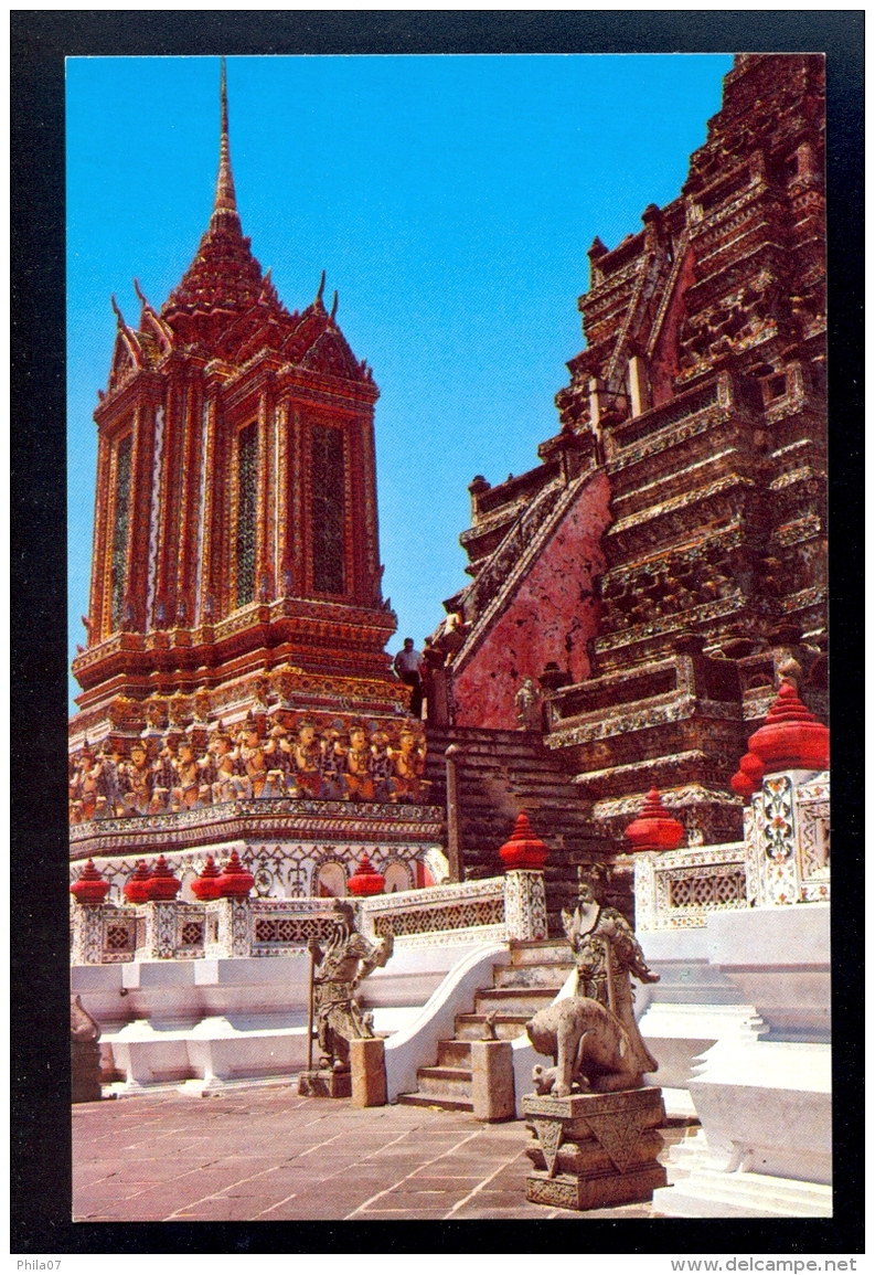 Mondhop And Pagoda Of Wat Arun (Temple Of Dawn) / Postcard Not Circulated - Thailand