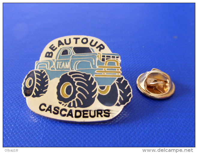 Pin´s Voiture BigFoot - Beautour Team Cascadeurs - Cascade - Monster Truck Car Crush Jump (JB47) - Automobilismo - F1