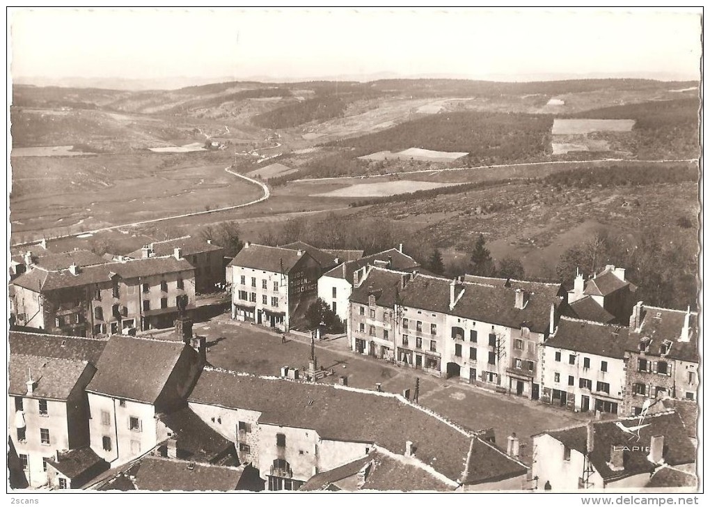 Dépt 48 - CHÂTEAUNEUF-DE-RANDON - Place Duguesclin - "EN AVION AU-DESSUS DE..." - (CPSM 10,3 X 14,8 Cm) - Chateauneuf De Randon