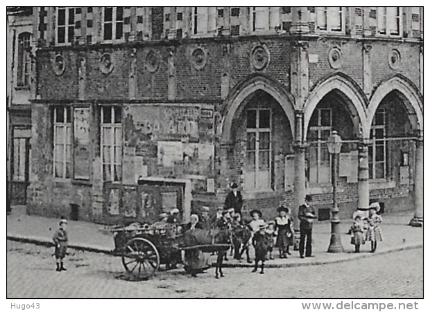 BAPAUME - HOTEL DE VILLE AVEC ATTELAGE ET PERSONNAGES - CPA VOYAGEE - Bapaume