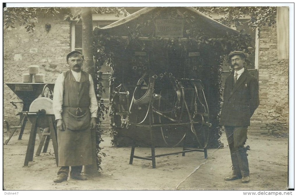 NOGENT LE ROTROU - CARTE PHOTO - BOURRELLERIE COUPPECHOUX- Photo HUCHET (un Pli , Voir Scan ) RARE - Nogent Le Rotrou