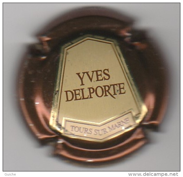 CAPSULE DE CHAMPAGNE DELPORTE YVES N° 15 D CTR MARRON METALISE COTE 2.00 EURO - Sonstige & Ohne Zuordnung