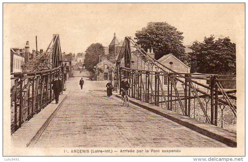 CPA - ANCENIS (44) - Aspect De L'Arrivée Par Le Pont Suspendu En 1940 - Ancenis