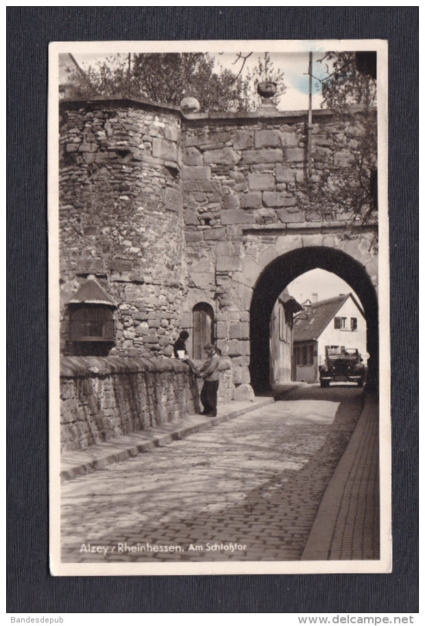 AK Alzey / Rheinhessen - Am Schlosstor ( Voiture Automobile W. Stöckel) - Alzey