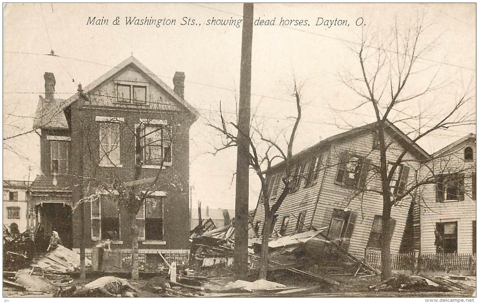 DAYTON . O. MAIN &amp; WHASHINGTON STREETS , SHOWING DEAD HORSES . - Dayton