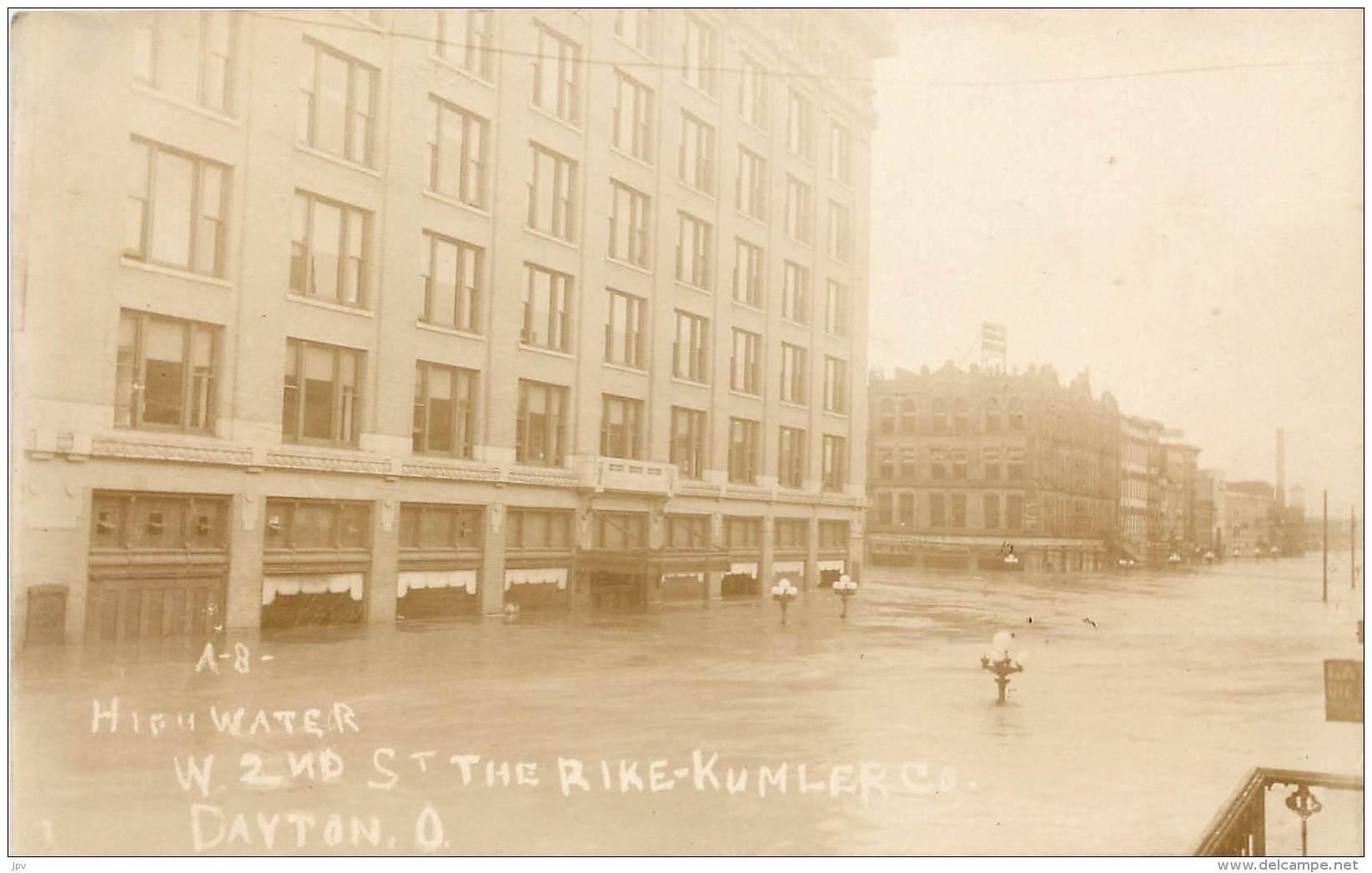 HIGH WATER . W 2ND St THE RIKE-KUMLER Co. DAYTON . O . PHOTO CARD . - Dayton