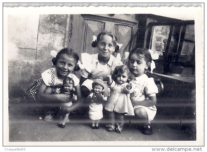 Petites Filles Et Leurs Poupées   Année 1950 Environ  6x8,5cm - Personas Anónimos