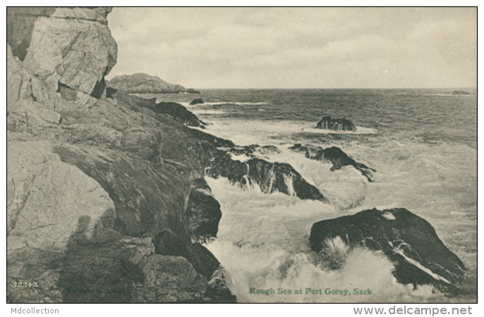 GB SARK / Rough Sea At Port Gorey / - Sark