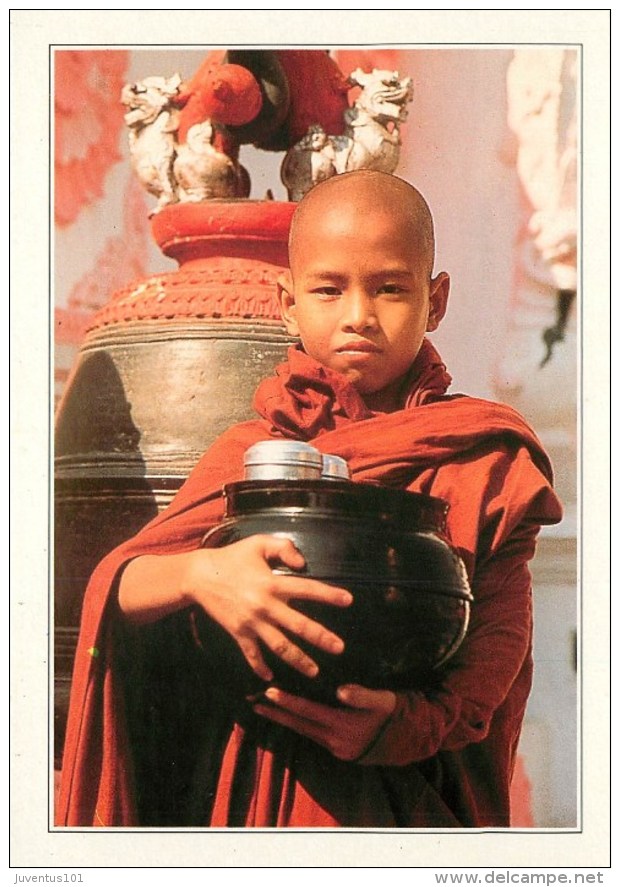 CPSM Birmanie-Jeune Moine Bouddhiste     L2102 - Autres & Non Classés