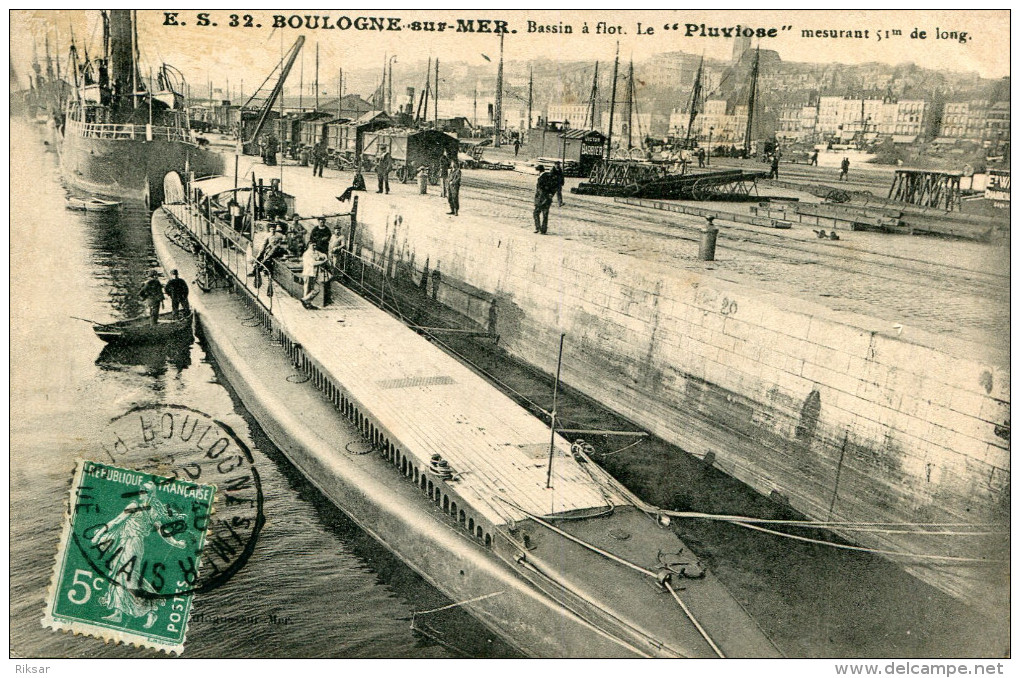 SOUS MARIN(PLUVIOSE) BOULOGNE SUR MER - Sous-marins