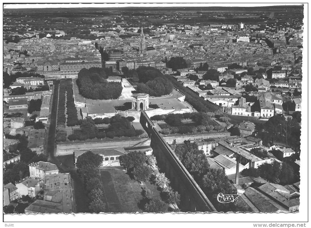 MONTPELLIER - Vue Panoramique Aérienne - L'aqueduc, Jardins Du Peyrou Et La Ville - Montpellier