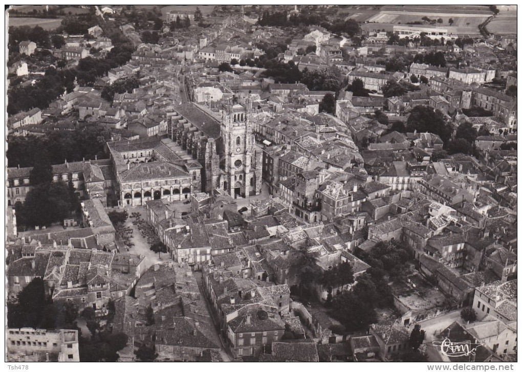 32----CONDOM---vue Générale Aérienne Et La Cathédrale----voir 2 Scans - Condom