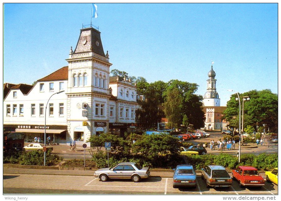 Jever - Schloßplatz Mit Hof Von Oldenburg Und Heimatmuseum - Jever