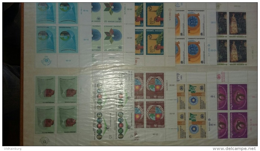 0114: UNO- Wien ** Ausgaben, Meist Viererblocks Mit Tabs 1979- 1991, Siehe 24 Abbildungen - Sammlungen