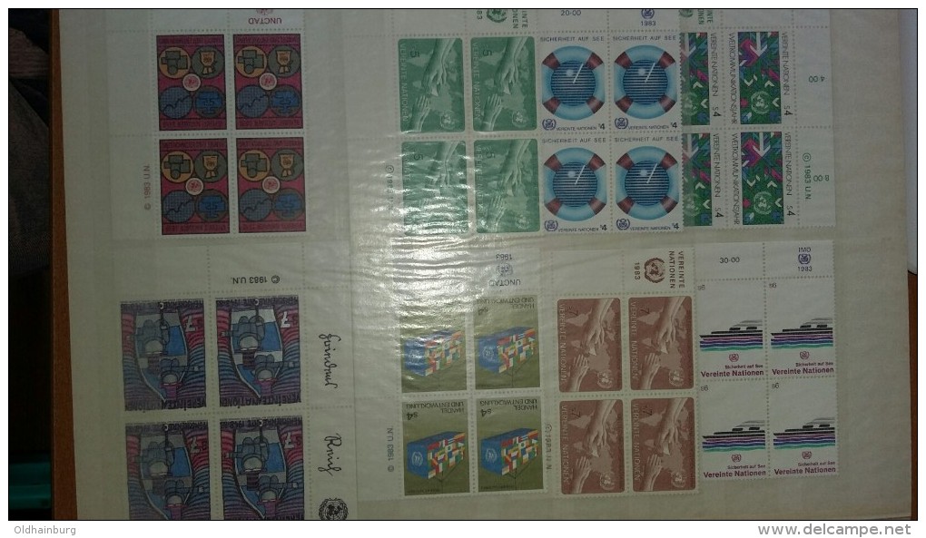 0114: UNO- Wien ** Ausgaben, Meist Viererblocks Mit Tabs 1979- 1991, Siehe 24 Abbildungen - Collections