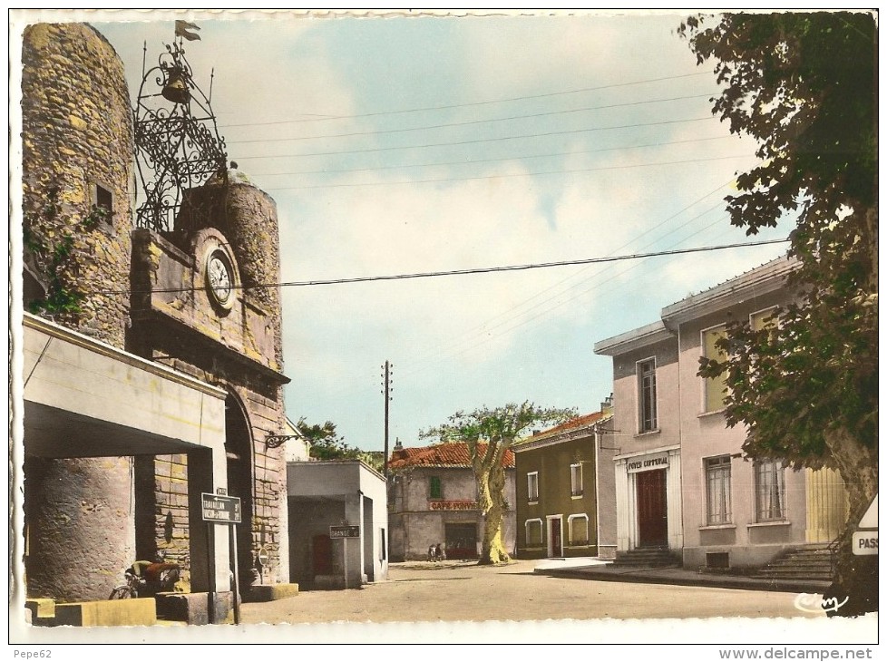 Camaret-le Portail Et La Mairie-cpsm - Camaret Sur Aigues