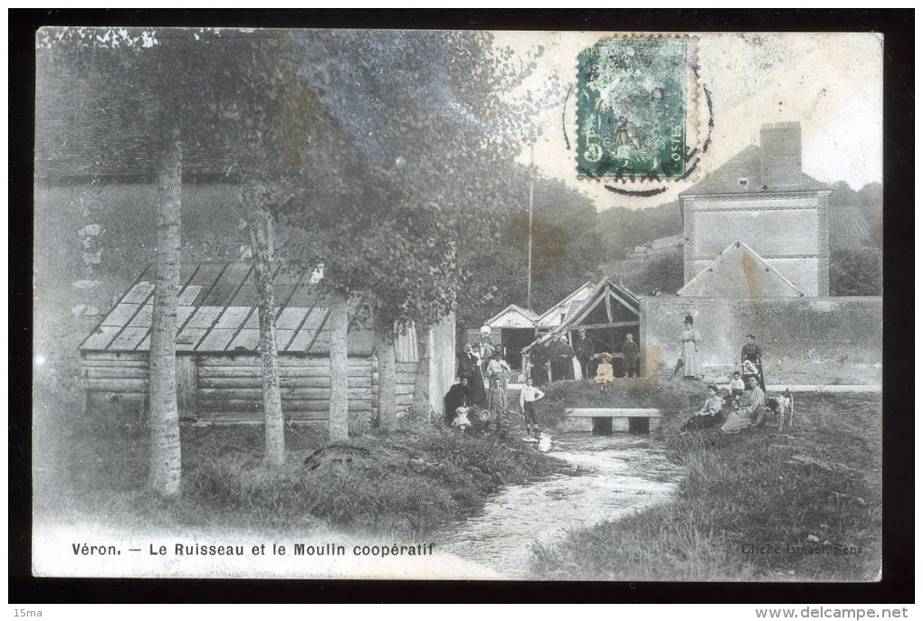 89  Yonne Veron Le Ruisseau Et Le Moulin Coopératif Animée Carte Froissée - Veron