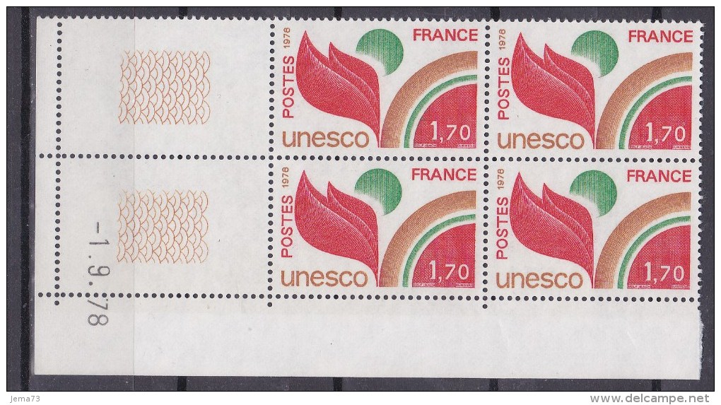 N° 57 Service UNESCO Type 1976 1F70 Rouge, Vert-bleu Brun Rouge Dentelé: Bloc En Coins Datés Du 1.9.78 Neuf Impéccable - Neufs