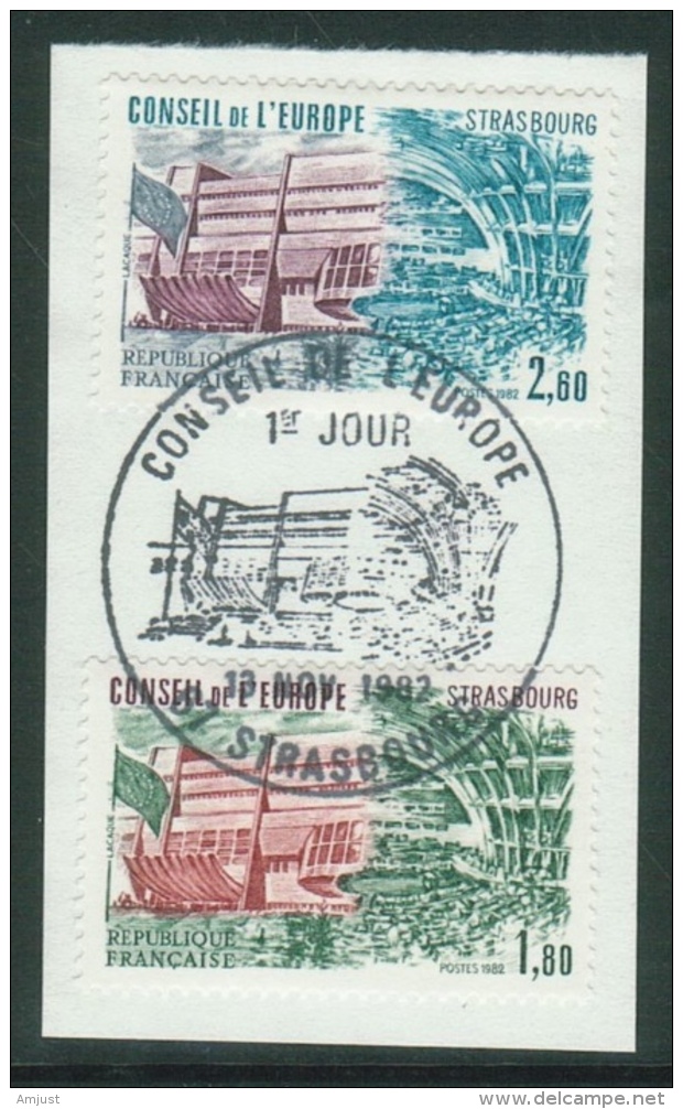 France // Timbres De Service //Conseil De L´Europe //  Y&T 73-74  Timbres Sur Fragment Oblitérés - Storia Postale