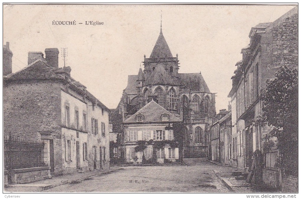 ECOUCHE - L´Eglise Et Une Partie De La Rue - Ecouche