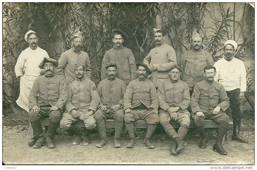 13 TARASCON CARTE PHOTO MILITAIRE SOLDATS  GUERRE - Tarascon