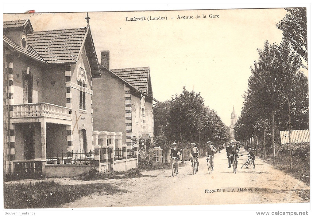 CPA Labrit  Avenue De La Gare 40 Landes Marquise Du Dresnay - Labrit