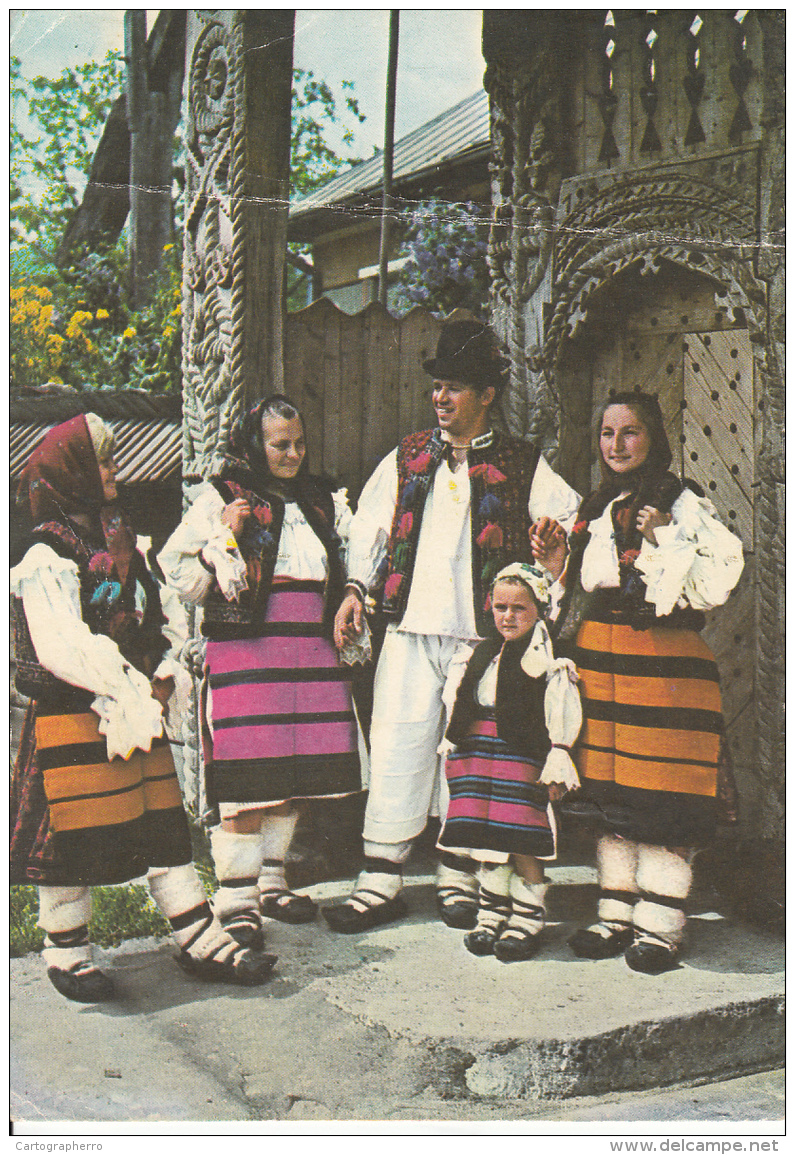 Romania Satul Sugatag Costumes Populaires De Maramures, Pliee - Kostums